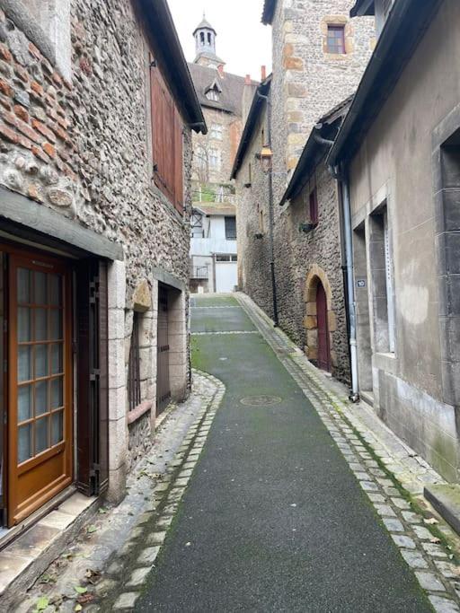 Montluçon Au Coeur De La Cite Medievale מראה חיצוני תמונה
